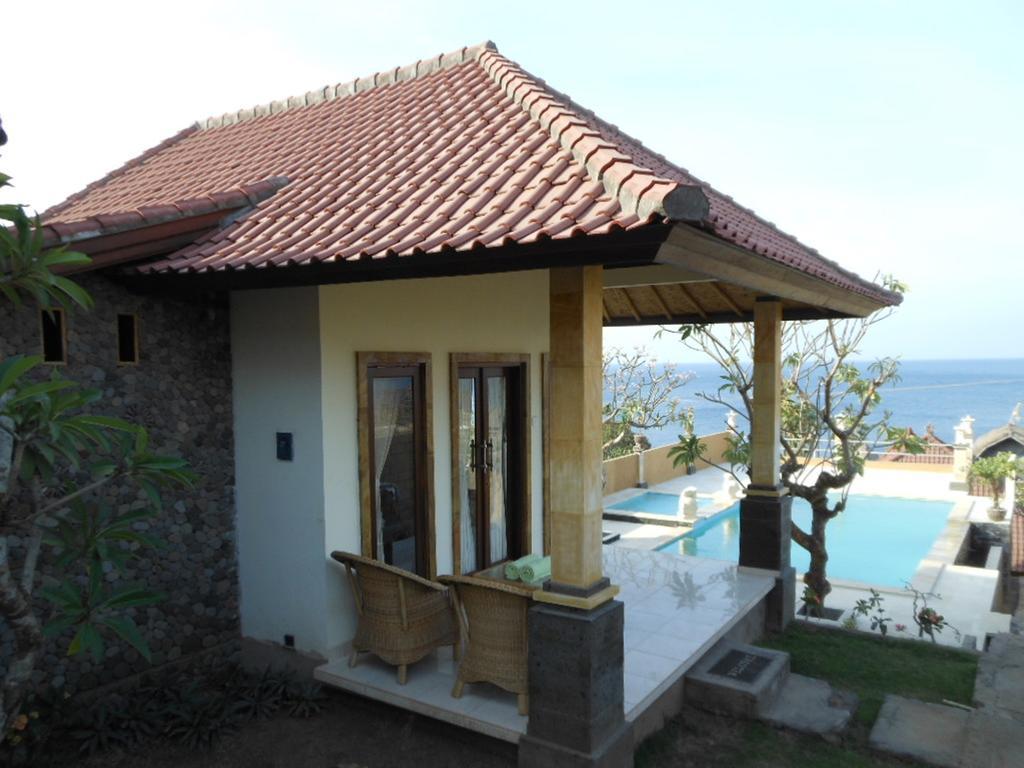 Barong Cafe Bungalow And Restaurant Amed Kültér fotó